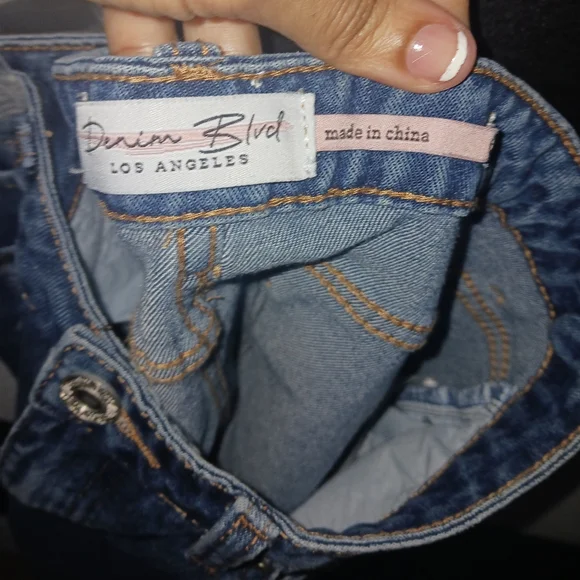 Denim Blvd Women ripped denim blue short - Picture 8 of 10